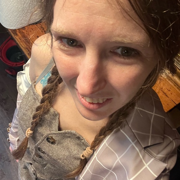 Meet your Posher, Amanda - Picture 5 of 9